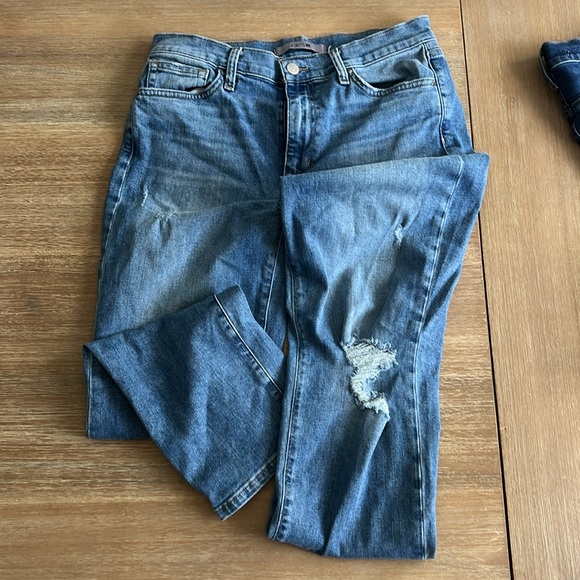 3 pairs of Joes Jeans. All size 28. Dark, Medium and light color. - Picture 3 of 9